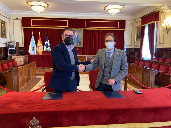 La UNED de A Coruña y el Concello de Ferrol firman un convenio de prácticas en la Policía Local