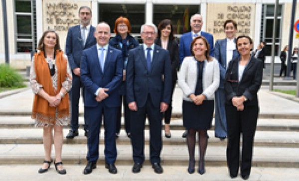 El rector de la UNED, Alejandro Tiana Ferrer, presenta el equipo rectoral