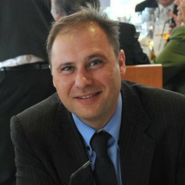 No somos alumnos en sentido pasivo, participamos de nuestro aprendizaje y dialogamos con nuestros tutores para lograr mayor comprensión sobre las materias